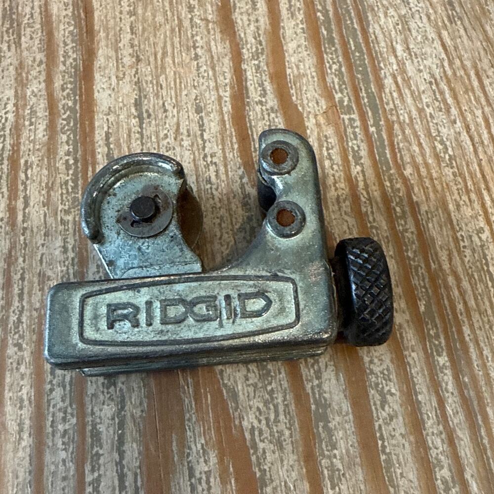 RIDGID Model No.  104 Close Quarters Tubing Cutter